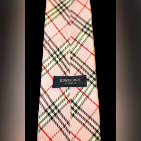 2024 New Classic Cut Burberry Check Silk Tie - Colour: Soft Pink/Black/White/Red - Picture 3 of 4